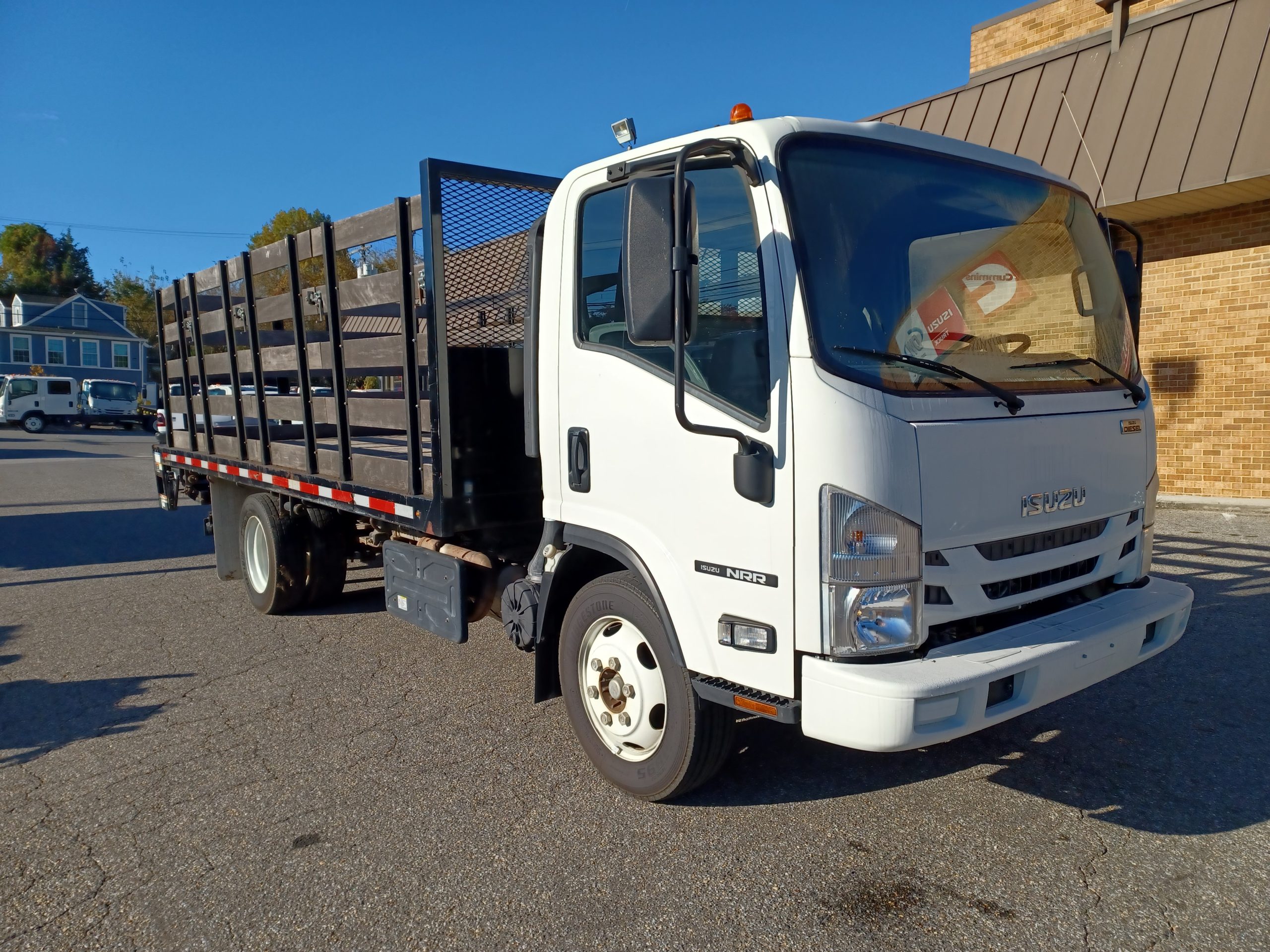 Isuzu 2019 NRR Diesel Flatbed 20231026_093136-scaled