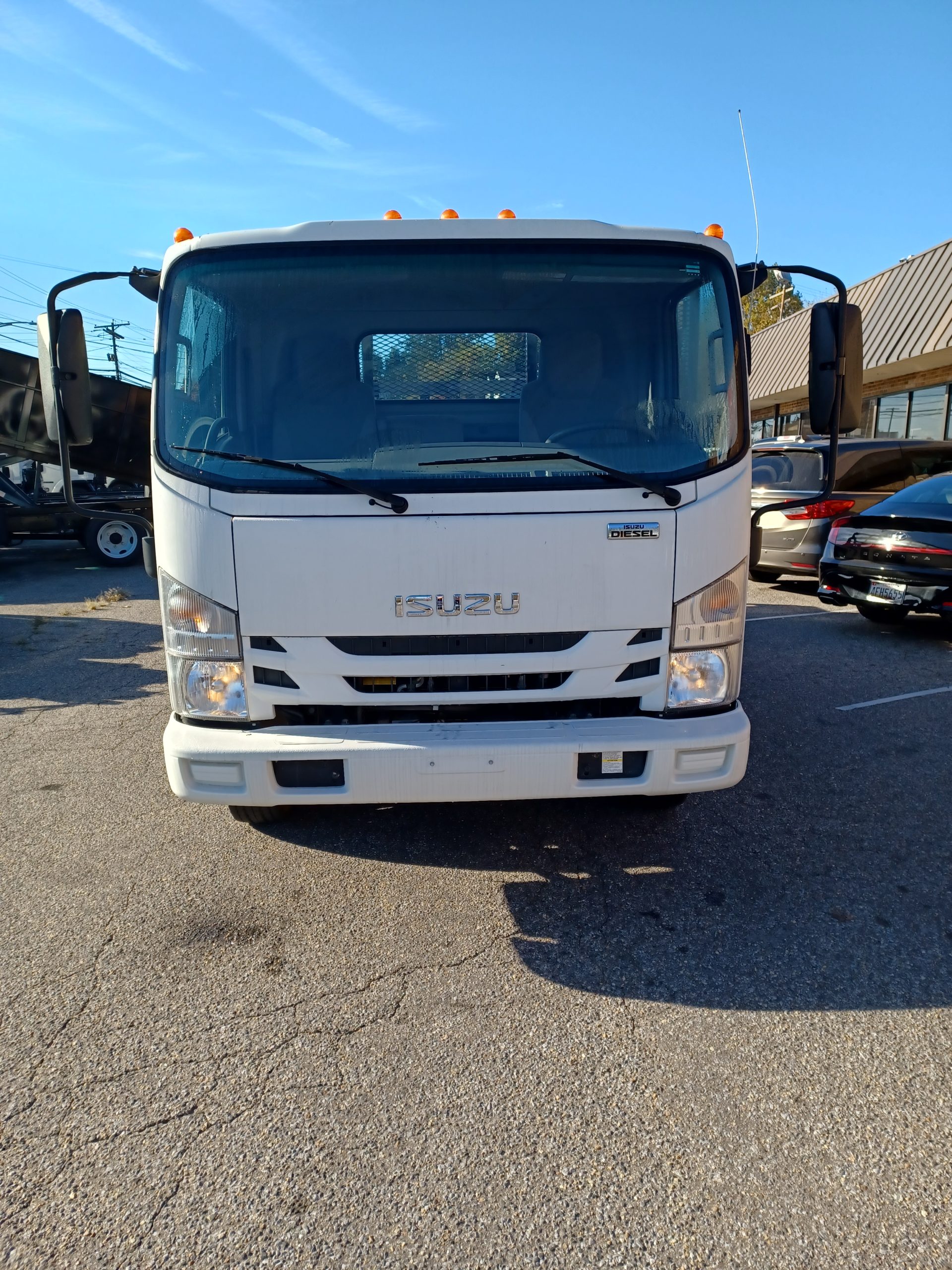 Isuzu 2019 NRR Diesel Flatbed 20231026_093158-scaled