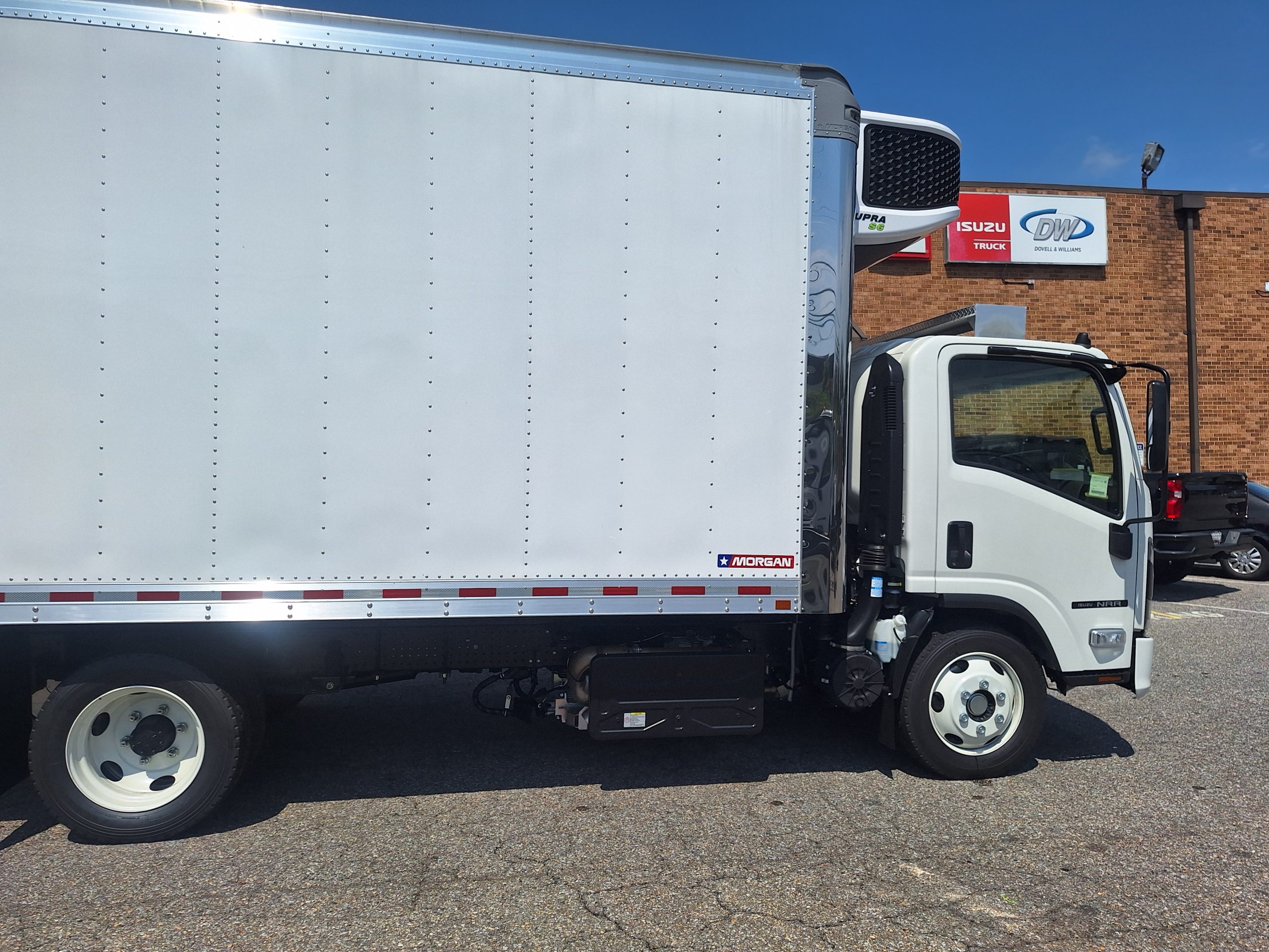 2025 ISUZU REFRIGERATED TRUCK 20250815_113723-scaled