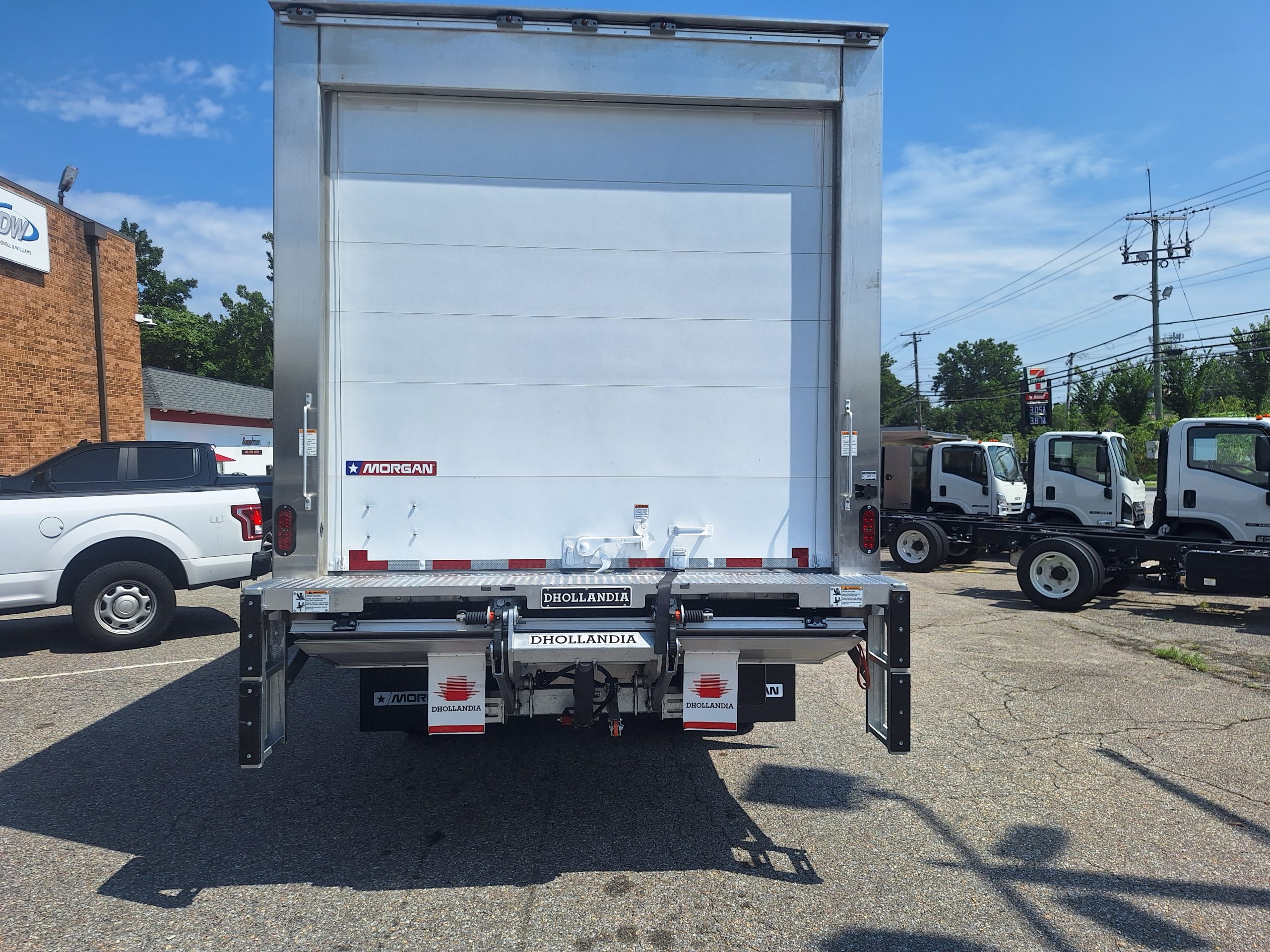 2025 ISUZU REFRIGERATED TRUCK 20250815_113742-scaled