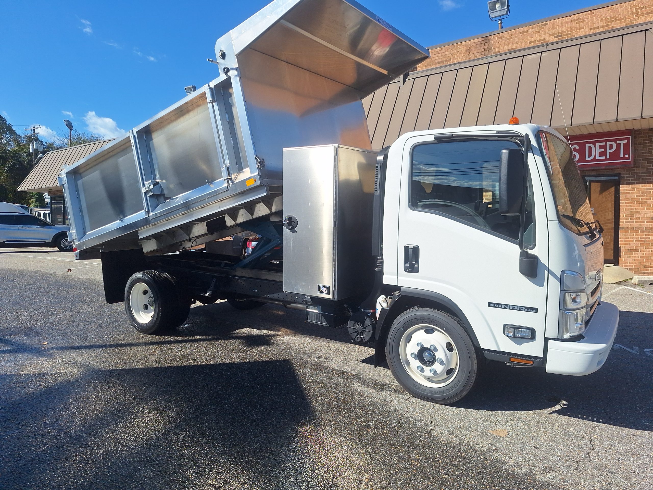 2024 ISUZU ALUMINUM DUMP BODY 20251020_113530-scaled
