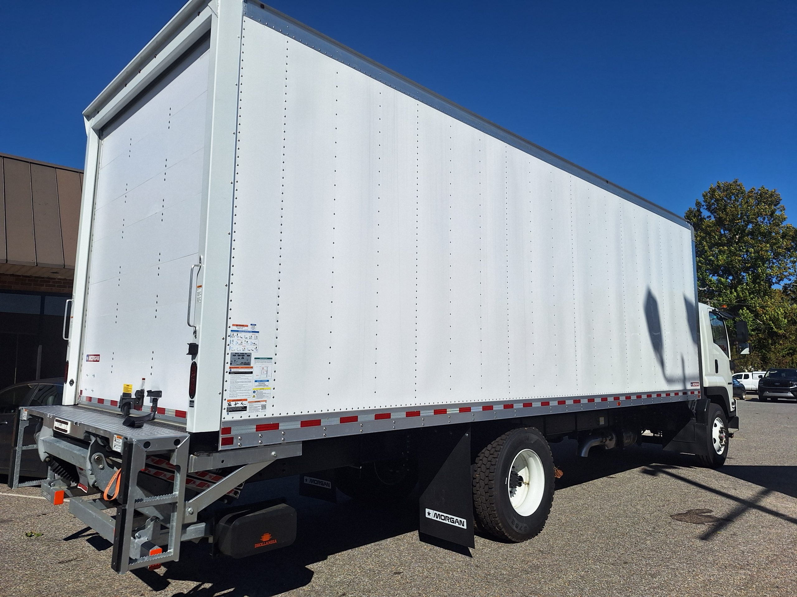 2025 Isuzu FTR 26' DRY VAN WITH LIFTGATE 25950GVWR 20251021_113601-scaled
