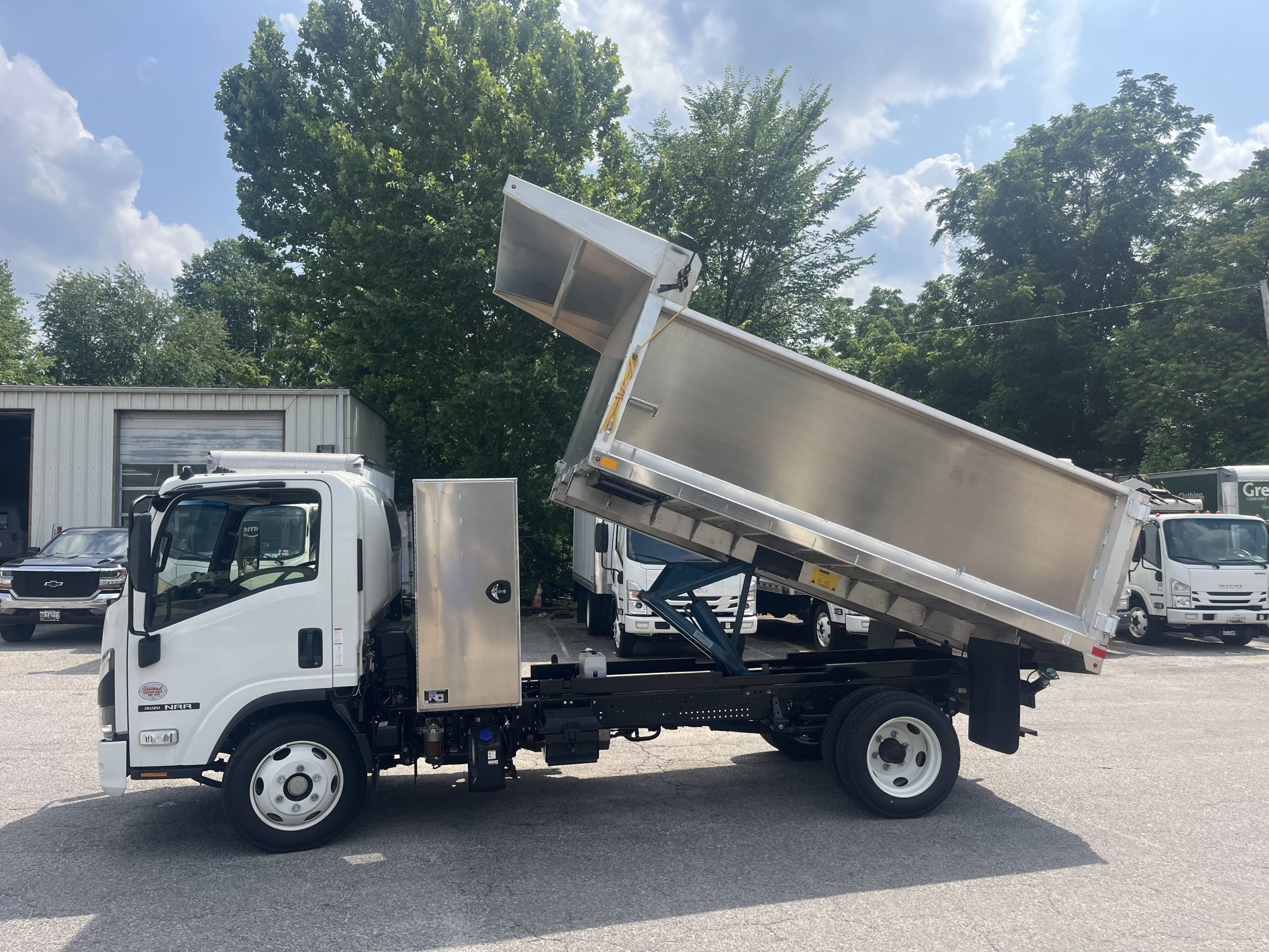 2025 ISUZU DIESEL TRUCK WITH 14' ALUMINUM DUMP 24" TOOLBOX IMG_3698-scaled