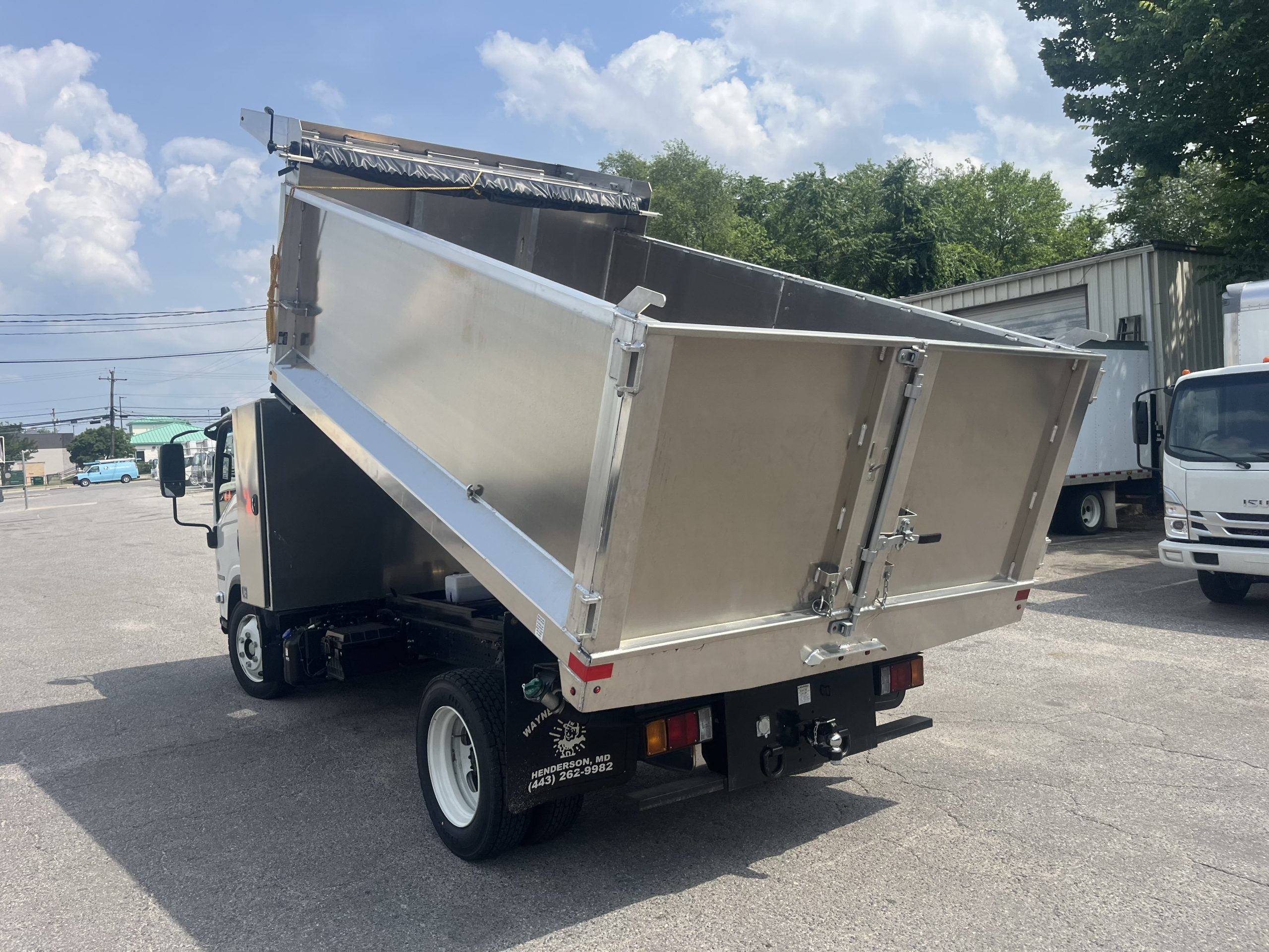 2025 ISUZU DIESEL TRUCK WITH 14' ALUMINUM DUMP 24" TOOLBOX IMG_3700-scaled
